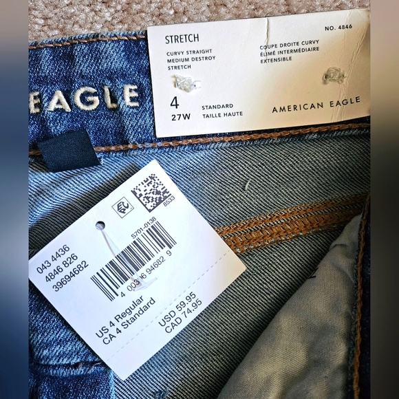American Eagle Curvy Distressed Jeans - Picture 6 of 6